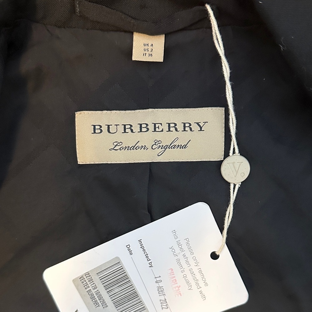 Burberry 100% Wool NWT Black sleek Blazer - Picture 2 of 8